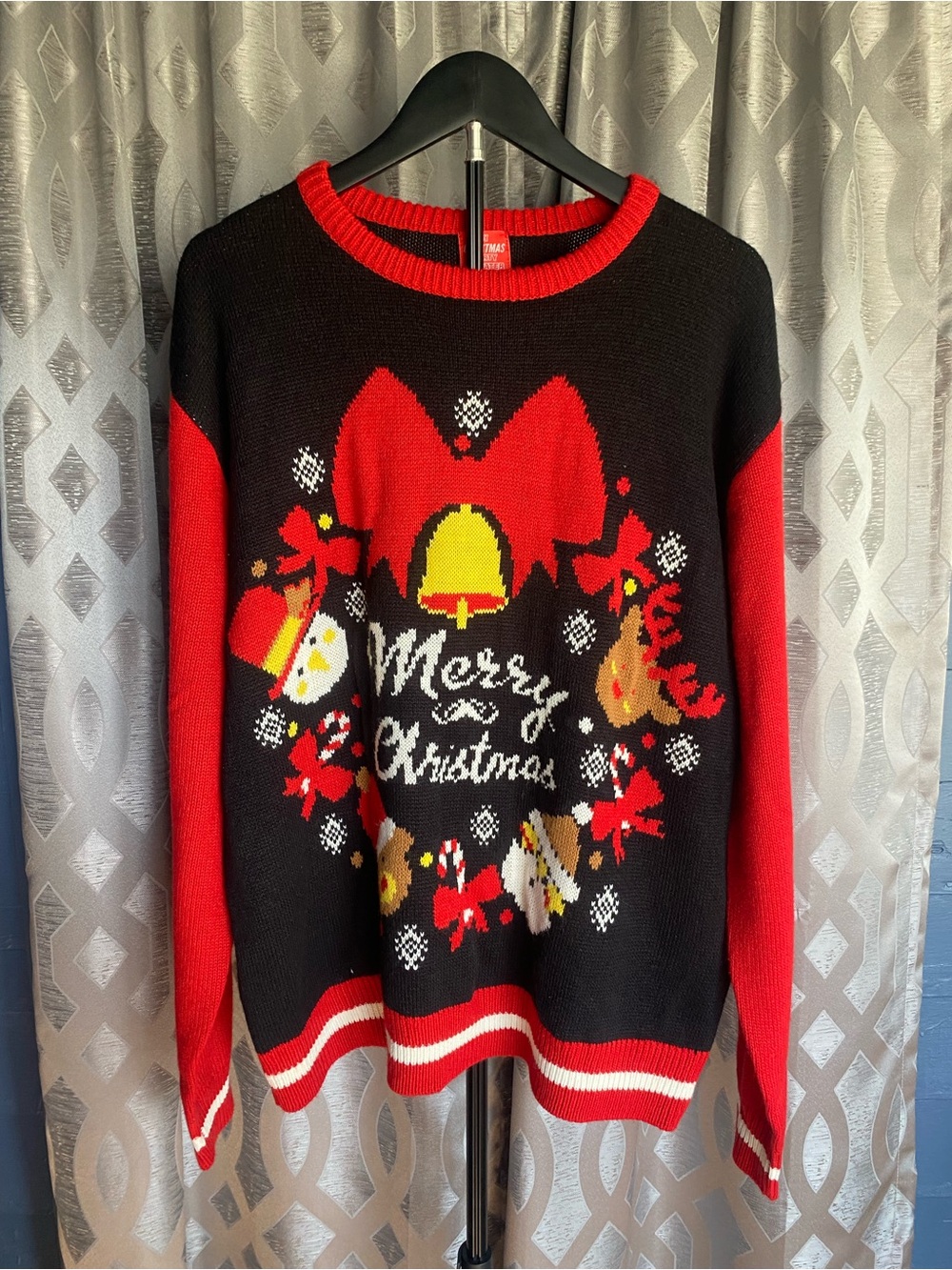 Black Red Christmas Sweater Women’s XL Holiday Wreath Merry Christmas Crewneck